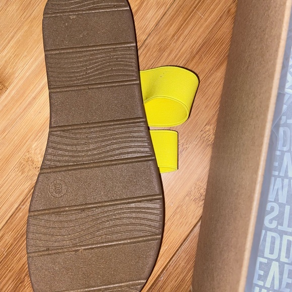 Brand new Steve Madden sandals - Picture 3 of 6